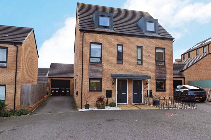 3 Bedroom Semi-Detached House For Sale In Holden Avenue, Oxley Park, MK4