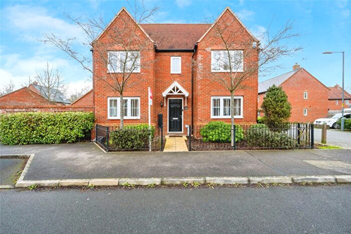 3 Bedroom Detached House For Sale In Pillow Way, Buckingham, Buckinghamshire, MK18