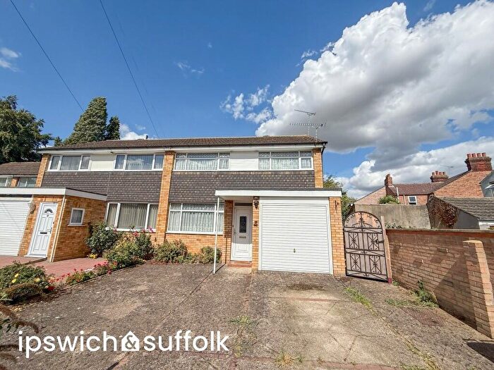 3 Bedroom Semi-Detached House For Sale In Kirby Close, Ipswich, IP4