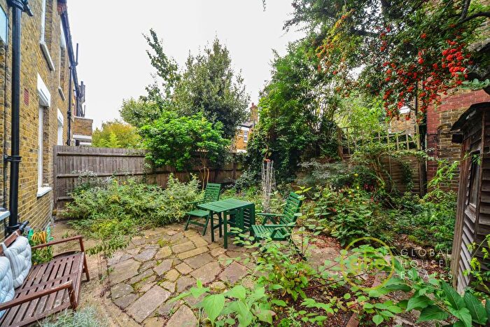 2 Bedroom Flat To Rent In Burns Road, Battersea, London, SW11