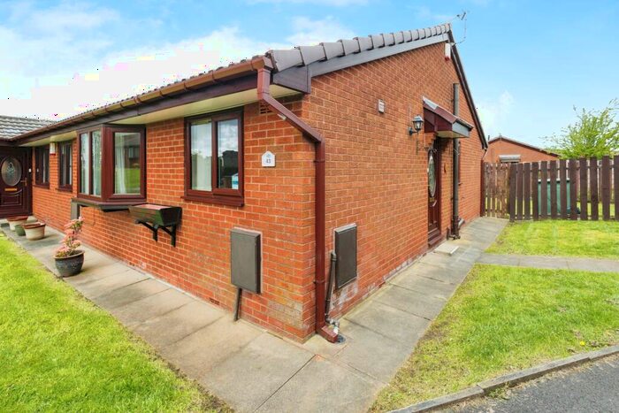 2 Bedroom Bungalow For Sale In Cumberland Drive, Royton, Oldham, Greater Manchester, OL2