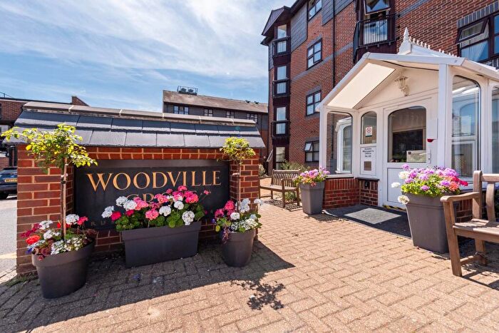 2 Bedroom Retirement Property For Sale In Woodville Grove, Welling, DA16