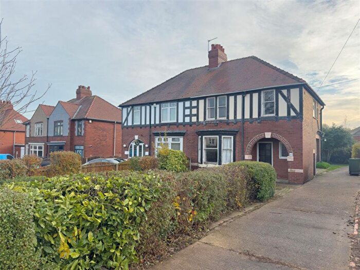 3 Bedroom Property For Sale In Park Lane, Pontefract, WF8