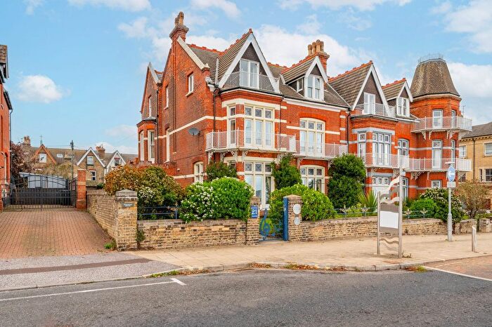 11 Bedroom Semi-detached House For Sale In Kirkley Cliff Road, Lowestoft, NR33
