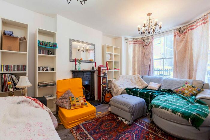 4 Bedroom Property To Rent In Flaxman Road, Camberwell, London, SE5