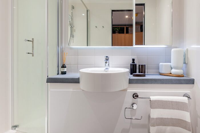 Studio To Rent In Gladstone Road, Exeter, Devon, EX1