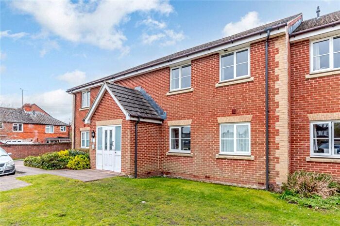 2 Bedroom Apartment For Sale In St. Michaels Road, Newbury, Berkshire, RG14