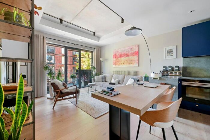 2 Bedroom Flat For Sale In Agar House, Goodluck Hope, E14