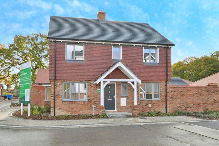 3 Bedroom Detached House For Sale In Edmondsham Road, Verwood, BH31