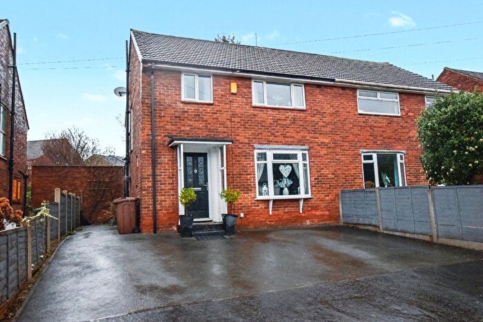 3 Bedroom Semi Detached House For Sale In Windsor Crescent, Wakefield, West Yorkshire, WF1