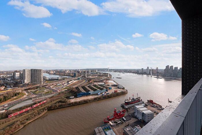 2 Bedroom Apartment For Sale In Serapis House, Goodluck Hope Walk, E14