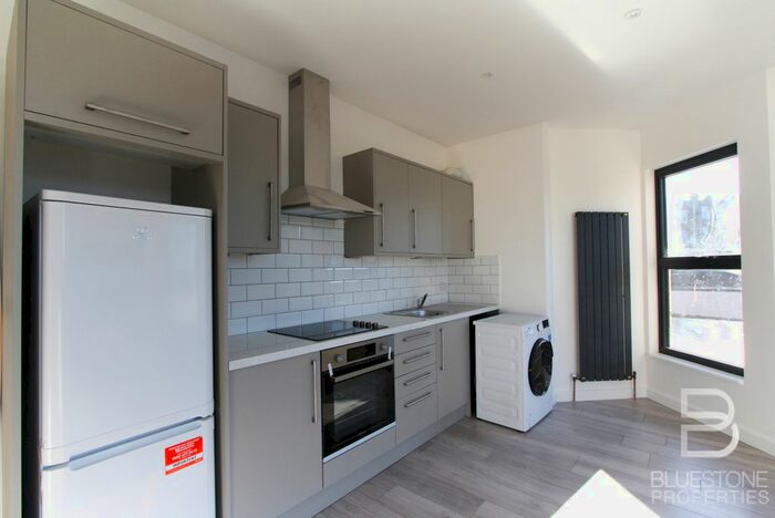 1 Bedroom Flat To Rent In Woodcote Road, Wallington, SM6