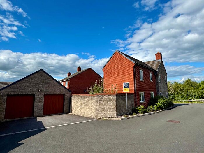 4 Bedroom Detached House For Sale In Dew Pond Close, Purton, SN5