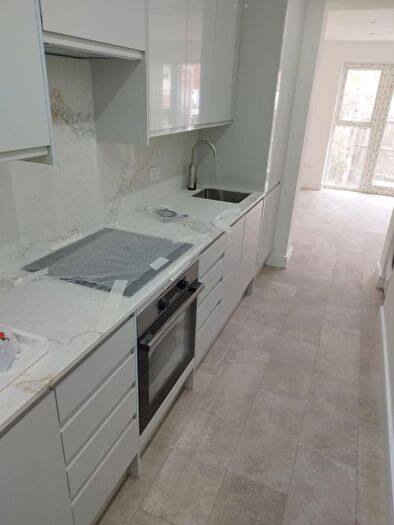 1 Bedroom Flat To Rent In Brent Street, London, NW4