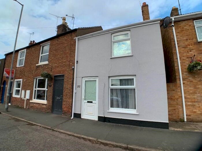 2 Bedroom End Of Terrace House To Rent In North Street, Crowland, Peterborough, PE6