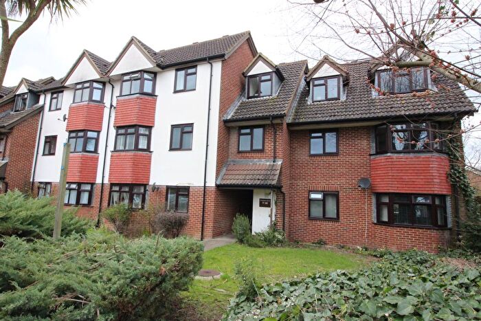 2 Bedroom Flat To Rent In Pembury Avenue, Worcester Park, KT4