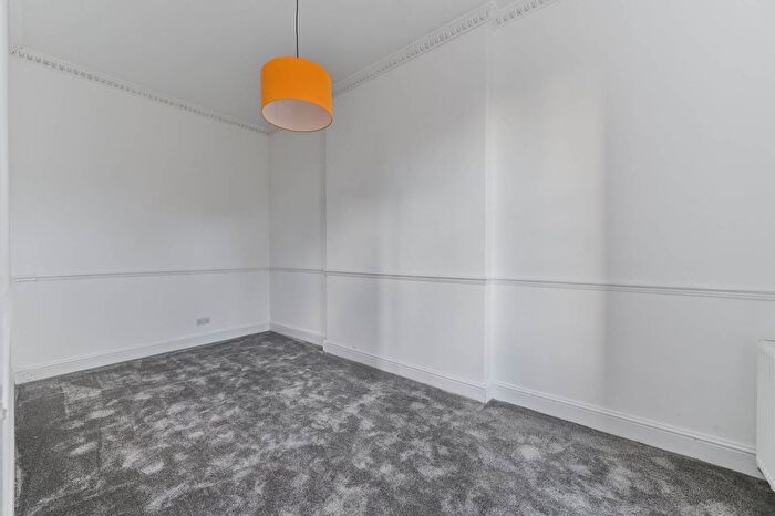 1 Bedroom Flat To Rent In Beulah Hill, Crystal Palace, London, SE19