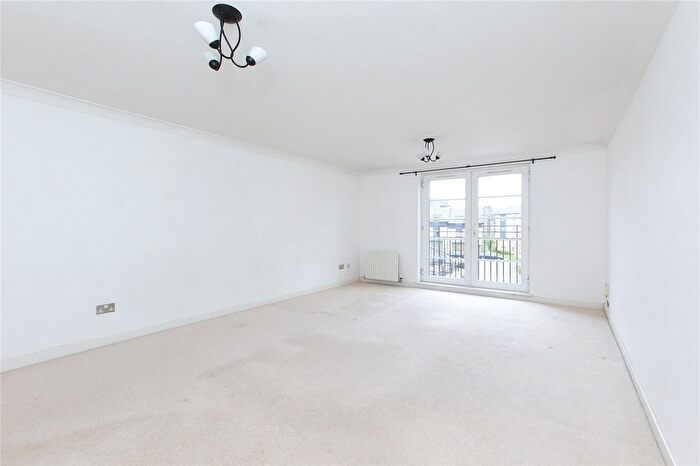 2 Bedroom Flat To Rent In Powderhall Rigg, Edinburgh, EH7