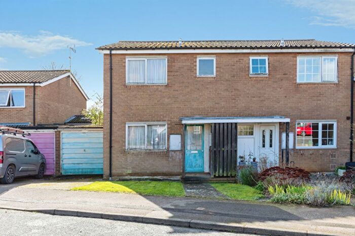 3 Bedroom Semi Detached House For Sale In Barley Croft, Hertford, SG14