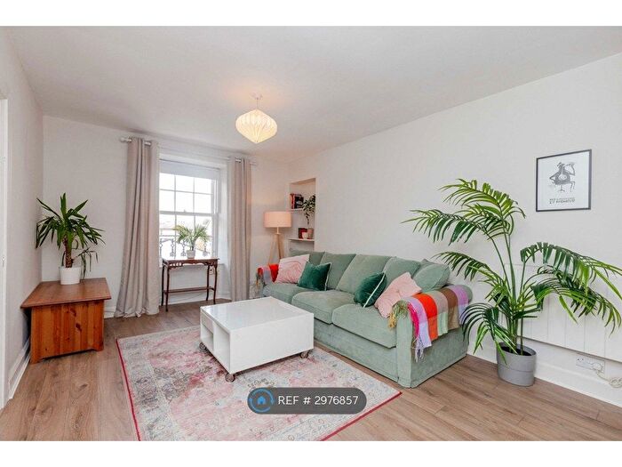2 Bedroom Flat To Rent In Edinburgh, Edinburgh, EH9
