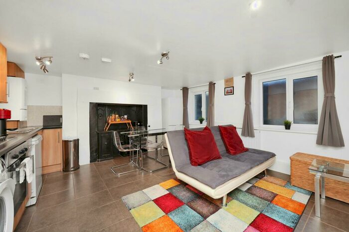 1 Bedroom Flat To Rent In Commercial Road, London, E1