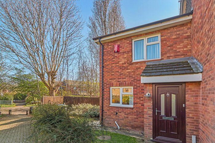 2 Bedroom End Terrace House To Rent In Chamberlain Close, Thamesmead, London, SE28