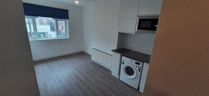 Studio To Rent In High Street, Ruislip, HA4