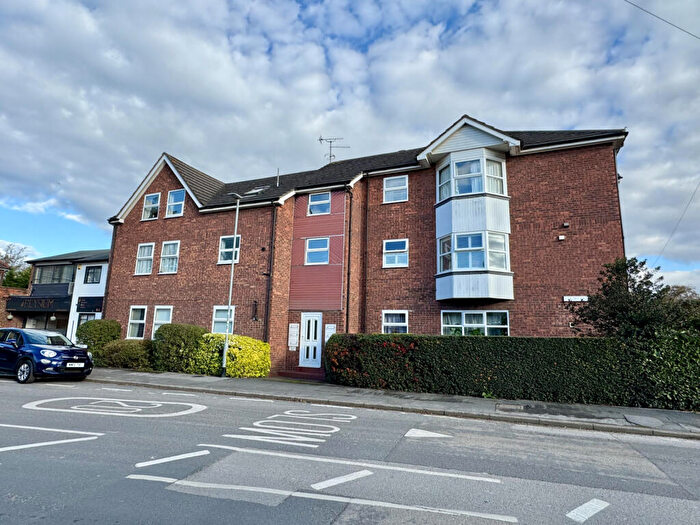 2 Bedroom Flat For Sale In Beck Bank, Cottingham, HU16