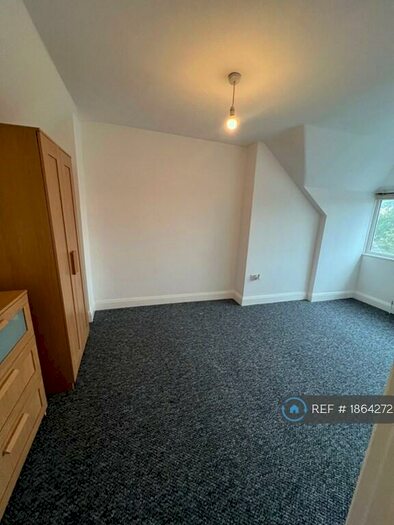 1 Bedroom Flat To Rent In Golders Green, London, NW11