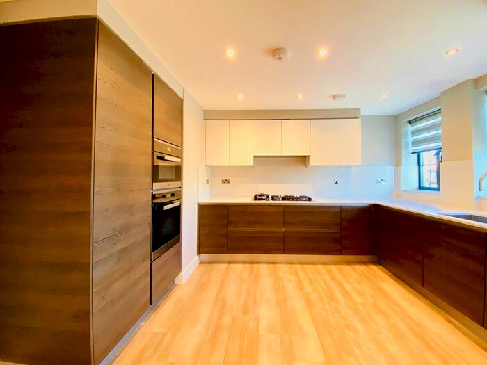 2 Bedroom Flat To Rent In Handel House, Edgwarebury Lane, Edgware, London, HA8