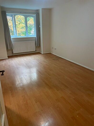 1 Bedroom Flat To Rent In Harewood Terrace, Southall, UB2