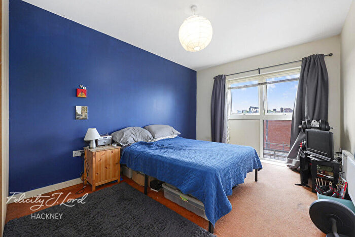 3 Bedroom Flat For Sale In Ponsford Street, London, E9