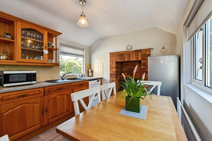 3 Bedroom End Terrace House For Sale In Bryncethin Road, Garnant, Ammanford, Carmarthenshire, SA18