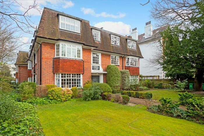 2 Bedroom Flat To Rent In Oak Hill Court, Surbiton, KT6