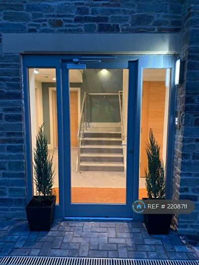 2 Bedroom Flat To Rent In Bowmans Lodge, Long Ashton, Bristol, BS41