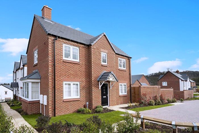 3 Bedroom Detached House For Sale In Redcliff Close, Kinver, DY7