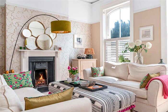 6 Bedroom Terraced House For Sale In Knighton Park Road, Stoneygate, Leicester, LE2