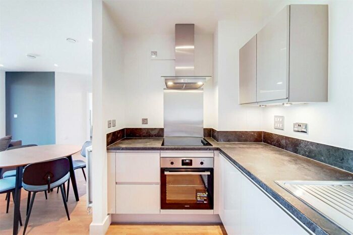 2 Bedroom Apartment To Rent In Green Street, London, NW10