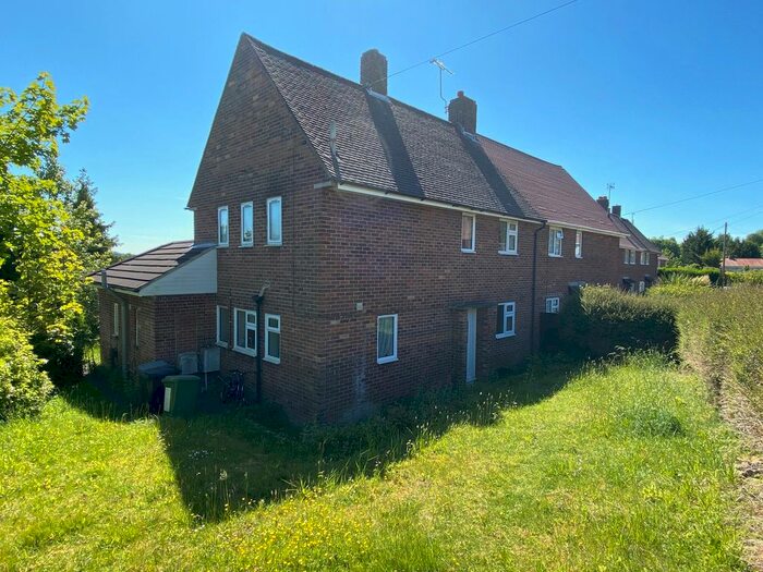 4 Bedroom Semi-Detached House To Rent In Fox Lane, Winchester, SO22