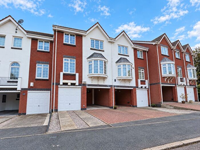 3 Bedroom Town House For Sale In Windsor Court, Oxford Road, Southport, Merseyside, PR8