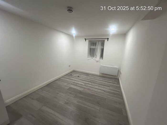 Studio To Rent In Lower Barn Road, Purley, CR8