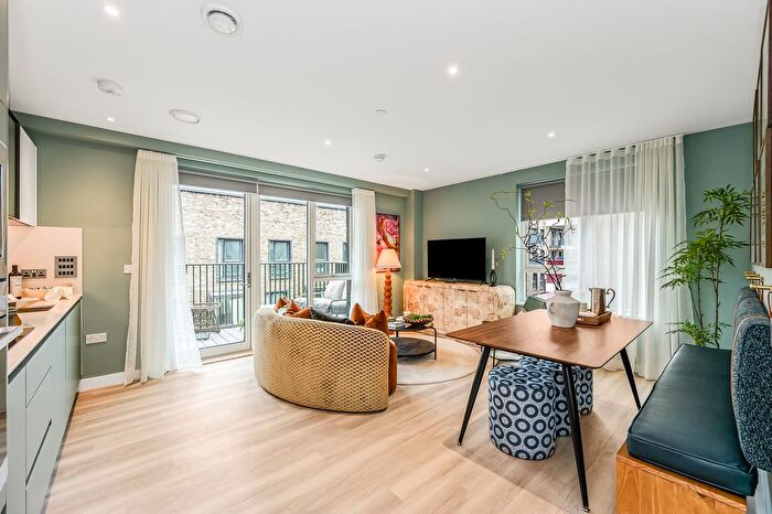 1 Bedroom Flat For Sale In Portland Street, London, SE17