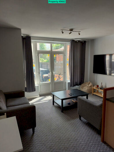 1 Bedroom Flat To Rent In Loughborough Road, West Bridgford, Nottingham, NG2