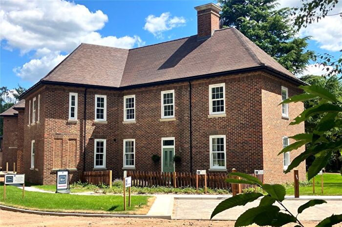 1 Bedroom Flat For Sale In Deepcut, Surrey, GU16