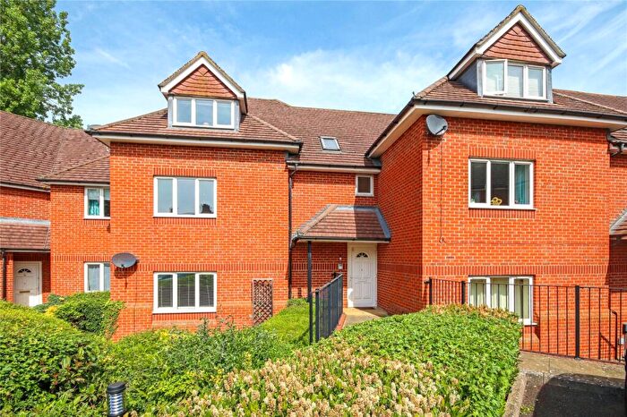 2 Bedroom Apartment For Sale In Roebuck Estate, Binfield, Bracknell, Berkshire, RG42