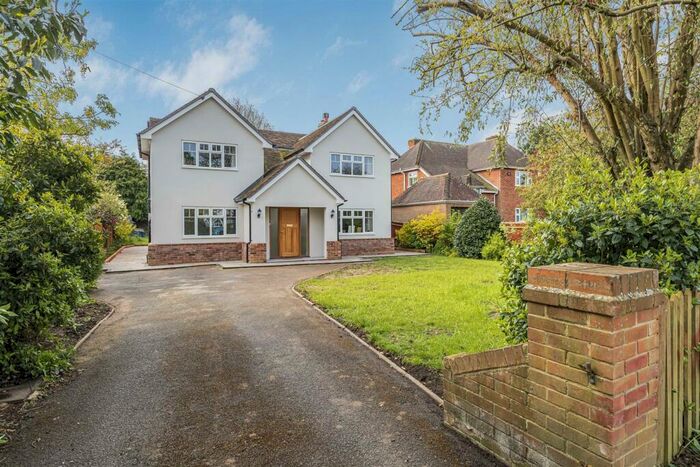4 Bedroom Detached House For Sale In Shepherds Lane, Caversham, Reading, RG4