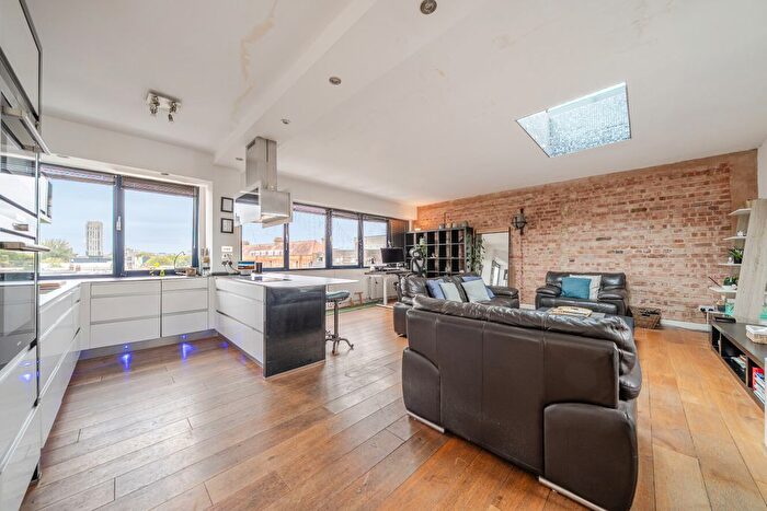 3 Bedroom Property To Rent In Furmage Street, Earlsfield, London, SW18
