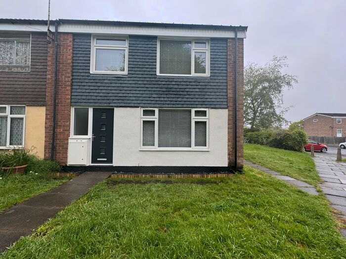 3 Bedroom End Of Terrace House To Rent In Beeches Way, Birmingham, B31