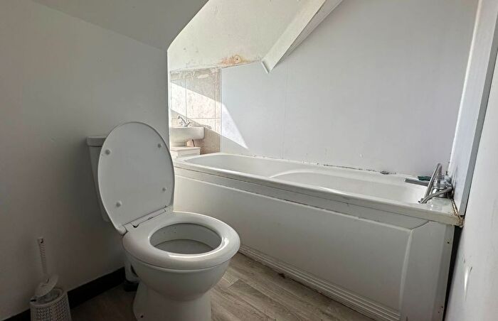 1 Bedroom Flat For Sale In Flat, St. Mary's Road, South Norwood, London, SE25