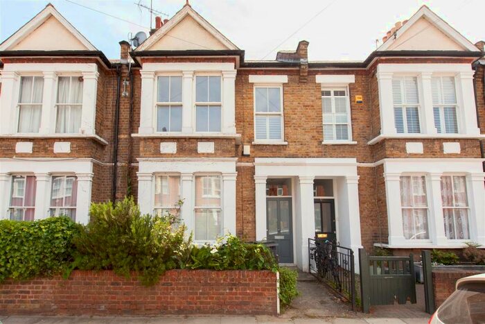 3 Bedroom Flat To Rent In Nightingale Lane, Alexandra Palace, N8